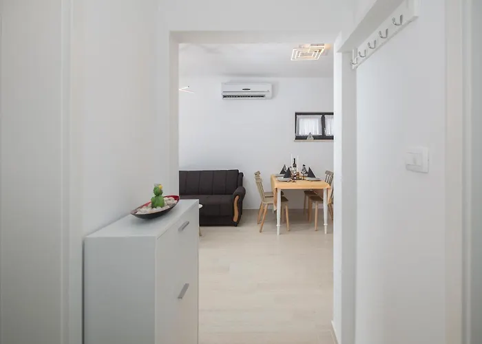 Apartmán Lovely In With Wifi Poreč