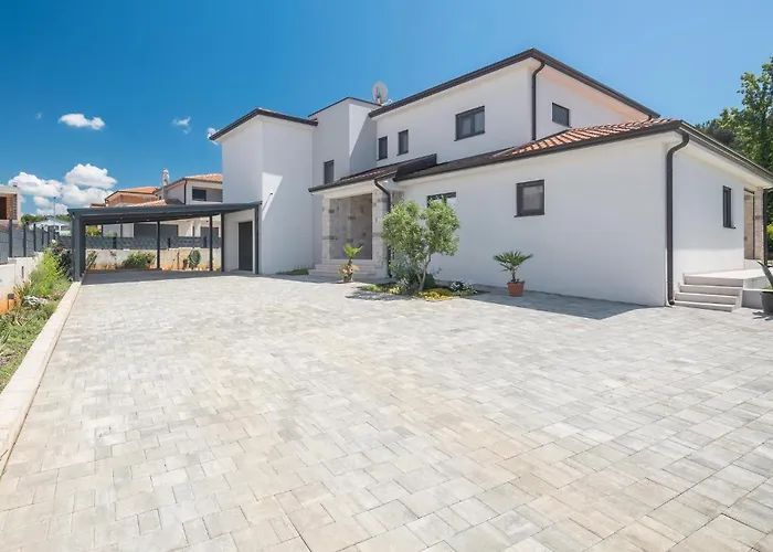 Lovely In With Wifi Пореч