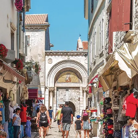 Apartment Lovely In With Wifi Porec