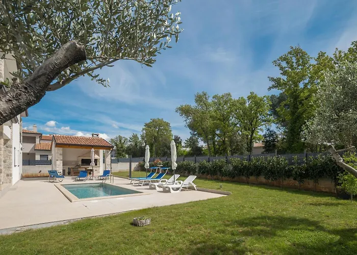 Apartman Lovely In With Wifi Poreč